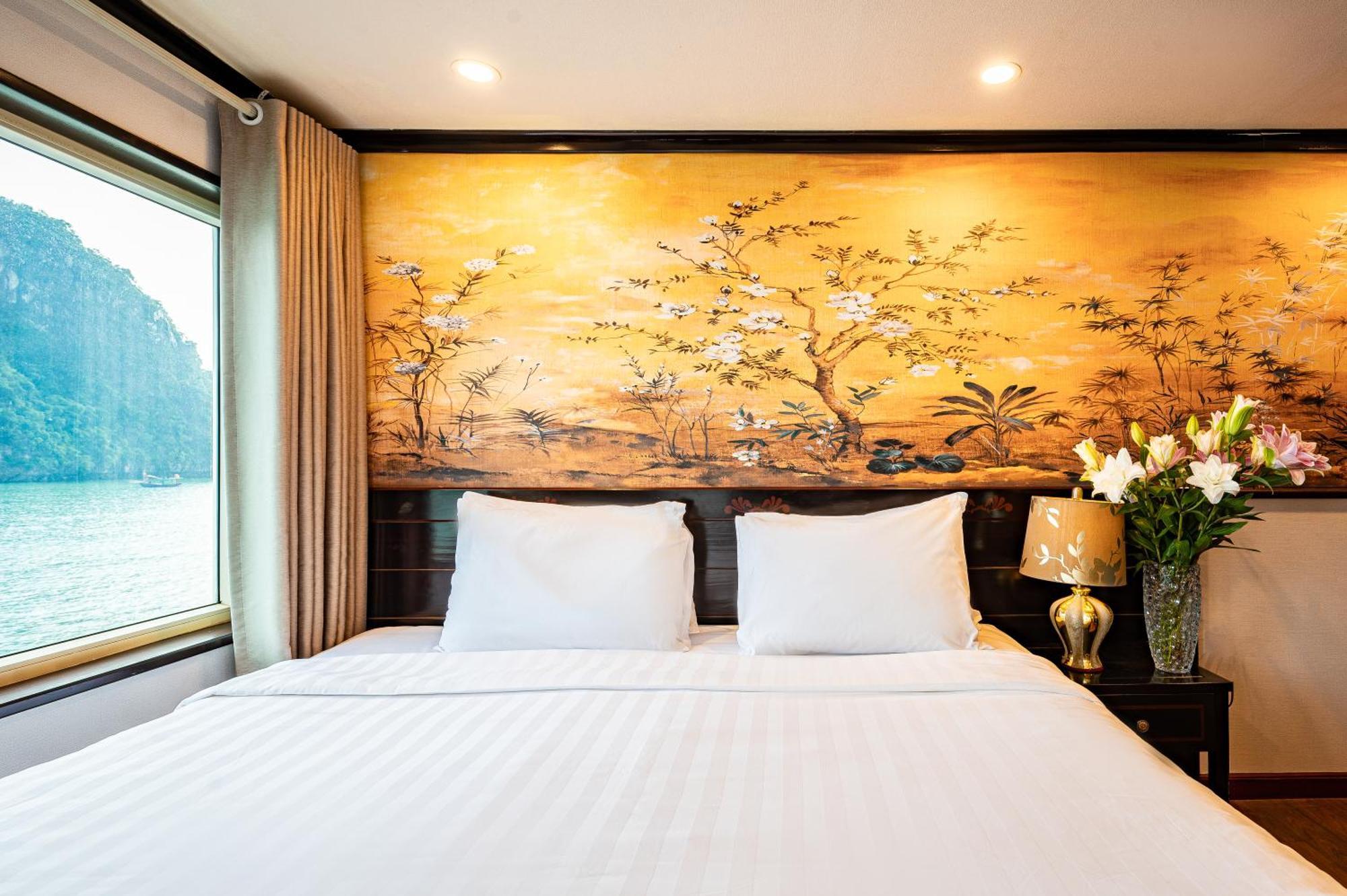 Dragon Crown Legend Cruise Hotel ฮาลอง ภายนอก รูปภาพ